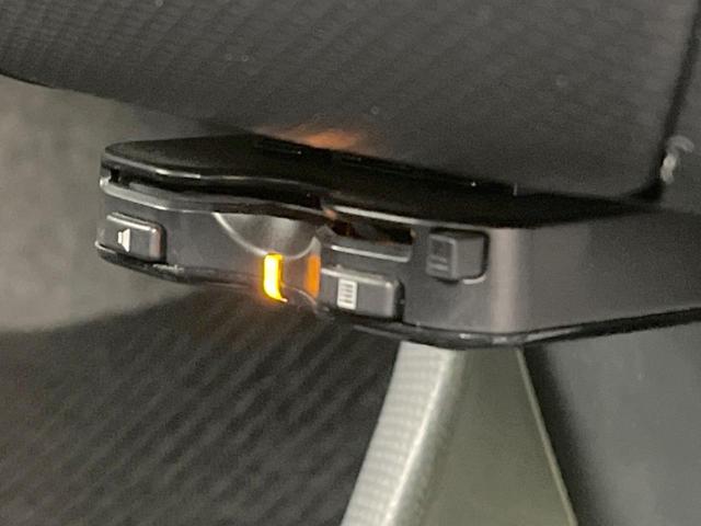 デリカＤ：２ Ｓ　ＳＤナビ　バックカメラ　両側電動スライドドア　クルーズコントロール　オートライト　純正革巻きハンドル　スマートキー　ＥＴＣ　フルセグ　ｂｌｕｅｔｏｏｔｈ（8枚目）