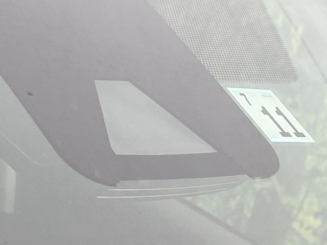 【トヨタセーフティセンス】走行中に前方の車両等を認識し、衝突しそうな時は警報とブレーキで衝突回避と被害軽減をアシスト。より安全にドライブをお楽しみいただけます。