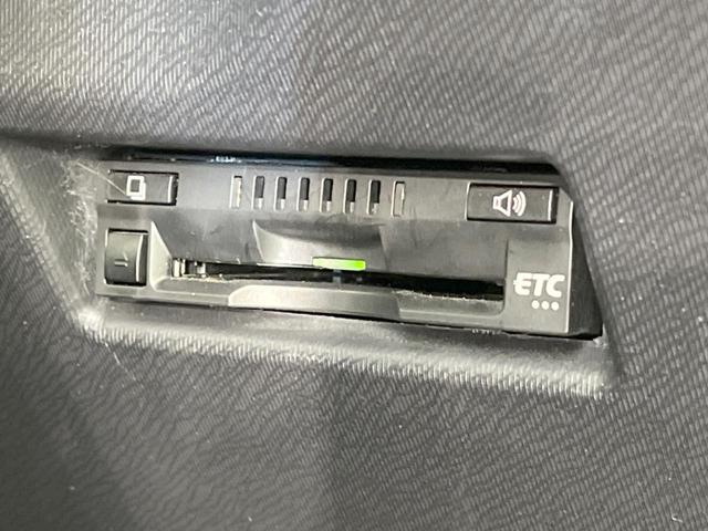 アクア Ｇ　ＧＲスポーツ　純正９型ナビ　バックカメラ　衝突被害軽減システム　禁煙車　ハーフレザーシート　スマートキー　ＬＥＤヘッド　ビルトインＥＴＣ　クルコン　オートハイビーム　オートライト　オートエアコン（6枚目）