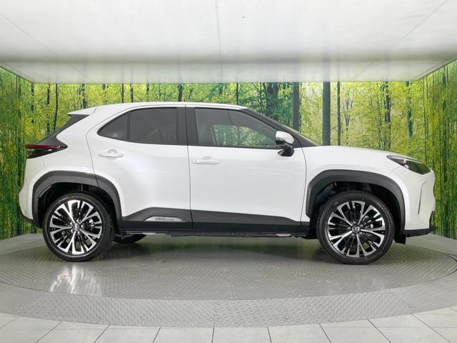 ヤリスクロス ハイブリッドＺ　バックカメラ　セーフティセンス　レーダークルーズ　純正８型ナビ　禁煙車　ハーフレザーシート　パワーシート　コーナーセンサー　スマートキー　ＬＥＤヘッド　ＥＴＣ　オートハイビーム　オートライト（30枚目）