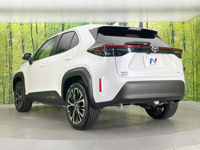 ヤリスクロス ハイブリッドＺ　バックカメラ　セーフティセンス　レーダークルーズ　純正８型ナビ　禁煙車　ハーフレザーシート　パワーシート　コーナーセンサー　スマートキー　ＬＥＤヘッド　ＥＴＣ　オートハイビーム　オートライト（31枚目）