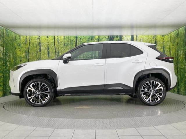 ヤリスクロス ハイブリッドＺ　バックカメラ　セーフティセンス　レーダークルーズ　純正８型ナビ　禁煙車　ハーフレザーシート　パワーシート　コーナーセンサー　スマートキー　ＬＥＤヘッド　ＥＴＣ　オートハイビーム　オートライト（32枚目）