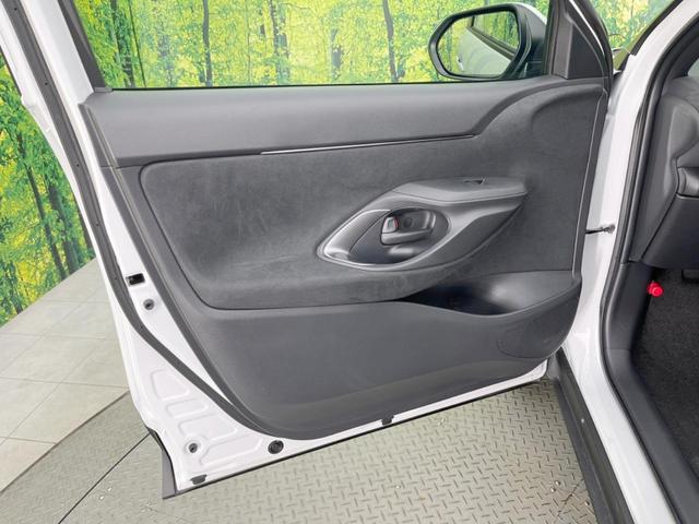 ヤリスクロス ハイブリッドＺ　バックカメラ　セーフティセンス　レーダークルーズ　純正８型ナビ　禁煙車　ハーフレザーシート　パワーシート　コーナーセンサー　スマートキー　ＬＥＤヘッド　ＥＴＣ　オートハイビーム　オートライト（37枚目）