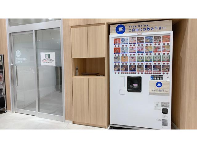 ヤリスクロス ハイブリッドＺ　バックカメラ　セーフティセンス　レーダークルーズ　純正８型ナビ　禁煙車　ハーフレザーシート　パワーシート　コーナーセンサー　スマートキー　ＬＥＤヘッド　ＥＴＣ　オートハイビーム　オートライト（79枚目）