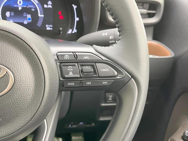 シエンタ ハイブリッドＺ　登録済未使用車　両側電動ドア　全周囲カメラ　純正１０．５型ナビ　セーフティセンス　レーダークルーズ　ドラレコ　コーナーセンサー　スマートキー　ＬＥＤヘッド　ＥＴＣ２．０　オートハイビーム　オートライト（7枚目）