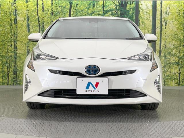 プリウス Ｓセーフティプラス　ＡＬＰＩＮＥ９型　バックカメラ　衝突軽減システム　レーダークルーズ　禁煙車　ドラレコ　コーナーセンサー　スマートキー　ＬＥＤヘッド　ビルトインＥＴＣ　オートハイビーム　車線逸脱警報（14枚目）