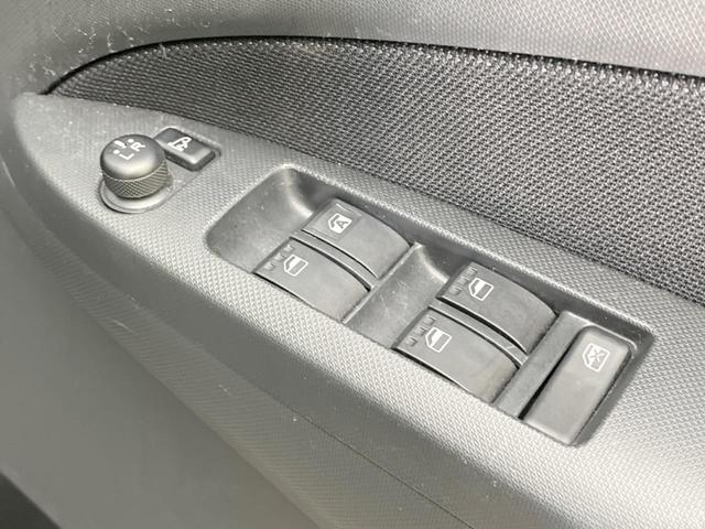 ムーヴ カスタム　Ｘリミテッド　純正ナビ　バックカメラ　禁煙車　スマートキー　ＨＩＤヘッドライト　オートエアコン　純正１４インチアルミ　ＣＤ　地デジ　プライバシーガラス　ドアバイザー　盗難防止システム（6枚目）