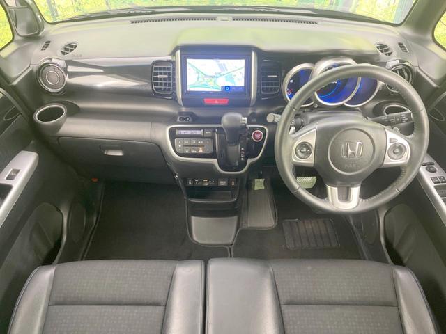 Ｎ－ＢＯＸカスタム Ｇ　ターボＳＳブラックスタイルパッケージ　両側電動ドア　ＳＤナビ　バックカメラ　衝突被害軽減システム　禁煙車　スマートキー　ＨＩＤヘッド　ビルトインＥＴＣ　クルコン　オートライト　オートエアコン　純正１５インチアルミ（2枚目）