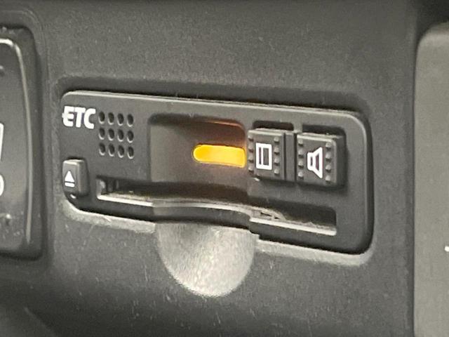 Ｎ－ＢＯＸカスタム Ｇ　ターボＳＳブラックスタイルパッケージ　両側電動ドア　ＳＤナビ　バックカメラ　衝突被害軽減システム　禁煙車　スマートキー　ＨＩＤヘッド　ビルトインＥＴＣ　クルコン　オートライト　オートエアコン　純正１５インチアルミ（7枚目）