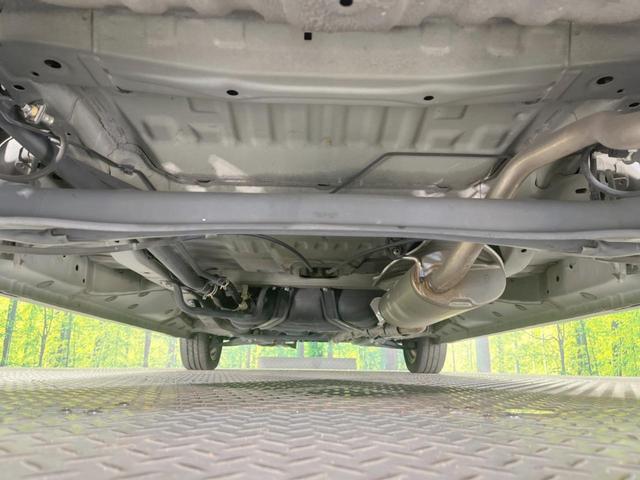 Ｎ－ＢＯＸカスタム Ｇ　ターボＳＳブラックスタイルパッケージ　両側電動ドア　ＳＤナビ　バックカメラ　衝突被害軽減システム　禁煙車　スマートキー　ＨＩＤヘッド　ビルトインＥＴＣ　クルコン　オートライト　オートエアコン　純正１５インチアルミ（19枚目）