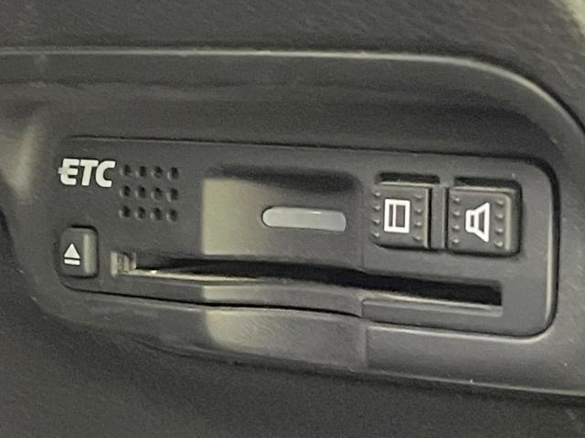ヴェゼル ハイブリッドＺ・ホンダセンシング　純正ナビ　バックカメラ　衝突軽減装置　レーダークルーズ　禁煙車　ドラレコ　スマートキー　ＬＥＤヘッド　ビルトインＥＴＣ　オートライト　デュアルエアコン　純正１７インチアルミ　Ｂｌｕｅｔｏｏｔｈ　ＣＤ（6枚目）