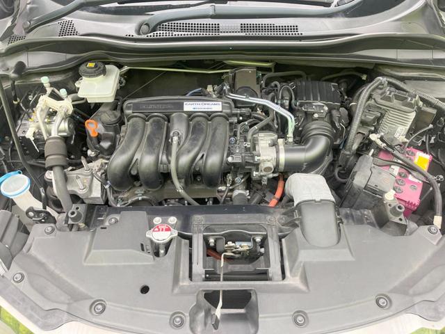 ヴェゼル ハイブリッドＺ・ホンダセンシング　純正ナビ　バックカメラ　衝突軽減装置　レーダークルーズ　禁煙車　ドラレコ　スマートキー　ＬＥＤヘッド　ビルトインＥＴＣ　オートライト　デュアルエアコン　純正１７インチアルミ　Ｂｌｕｅｔｏｏｔｈ　ＣＤ（18枚目）
