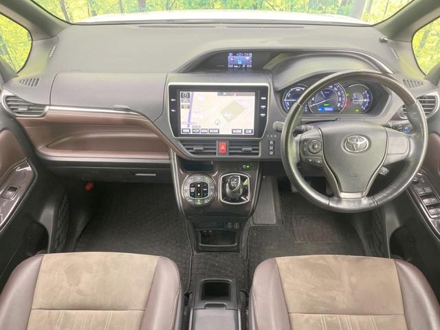 エスクァイア ハイブリッドＧｉ　プレミアムパッケージ　両側電動ドア　純正１０型ナビ　後席モニター　バックカメラ　衝突被害軽減システム　禁煙車　シートヒーター　コーナーセンサー　スマートキー　ＬＥＤヘッド　ビルトインＥＴＣ　クルコン　オートハイビーム（2枚目）