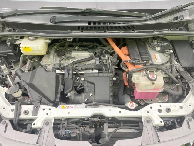 エスクァイア ハイブリッドＧｉ　プレミアムパッケージ　両側電動ドア　純正１０型ナビ　後席モニター　バックカメラ　衝突被害軽減システム　禁煙車　シートヒーター　コーナーセンサー　スマートキー　ＬＥＤヘッド　ビルトインＥＴＣ　クルコン　オートハイビーム（19枚目）