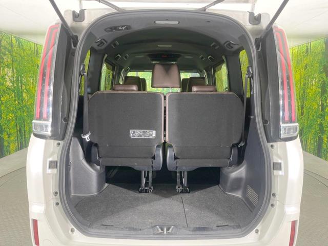 エスクァイア ハイブリッドＧｉ　プレミアムパッケージ　両側電動ドア　純正１０型ナビ　後席モニター　バックカメラ　衝突被害軽減システム　禁煙車　シートヒーター　コーナーセンサー　スマートキー　ＬＥＤヘッド　ビルトインＥＴＣ　クルコン　オートハイビーム（38枚目）