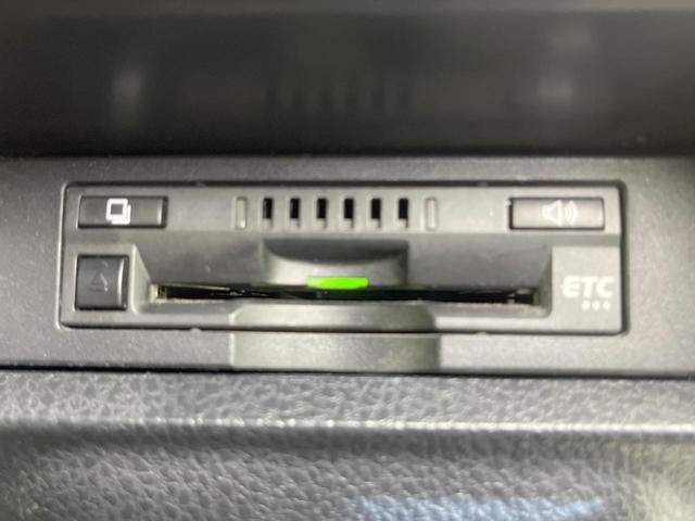 エスクァイア ハイブリッドＧｉ　プレミアムパッケージ　両側電動ドア　純正１０型ナビ　後席モニター　バックカメラ　衝突被害軽減システム　禁煙車　シートヒーター　コーナーセンサー　スマートキー　ＬＥＤヘッド　ビルトインＥＴＣ　クルコン　オートハイビーム（47枚目）