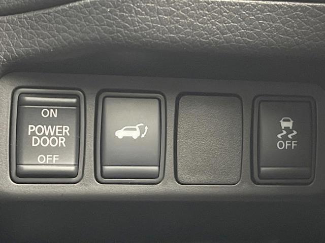 エクストレイル オーテック ハイブリッド iパッケージ ガラスルーフ 全周囲カメラ 衝突被害軽減システム レーダークルーズ 禁煙車 電動リアゲート ドラレコ コーナーセンサー スマートキー LEDヘッド ルーフレール ビルトインETC オートライト(5枚目)