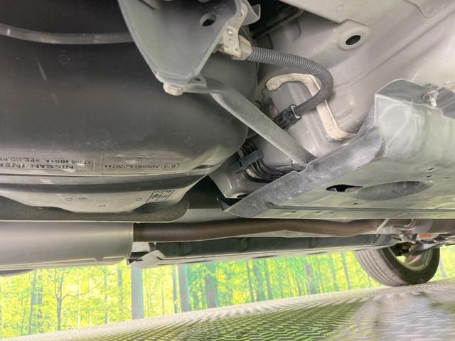 エクストレイル オーテック ハイブリッド iパッケージ ガラスルーフ 全周囲カメラ 衝突被害軽減システム レーダークルーズ 禁煙車 電動リアゲート ドラレコ コーナーセンサー スマートキー LEDヘッド ルーフレール ビルトインETC オートライト(23枚目)