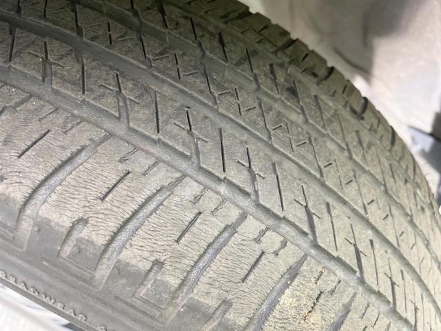 エクストレイル オーテック ハイブリッド iパッケージ ガラスルーフ 全周囲カメラ 衝突被害軽減システム レーダークルーズ 禁煙車 電動リアゲート ドラレコ コーナーセンサー スマートキー LEDヘッド ルーフレール ビルトインETC オートライト(27枚目)