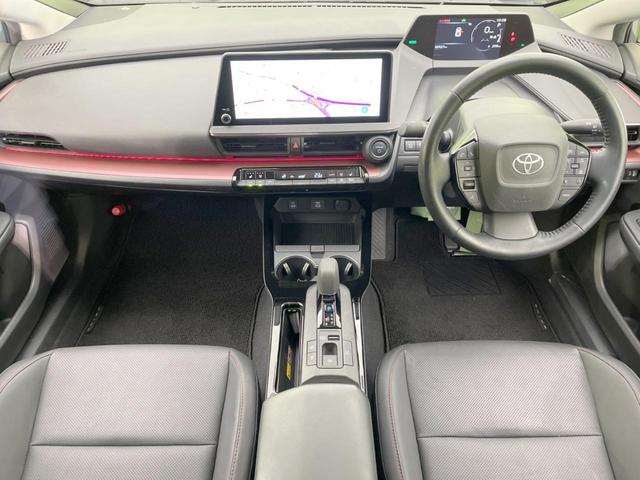 プリウス Z 純正12型ナビ 全周囲カメラ 衝突軽減 レーダークルーズ BSM 禁煙車 電動リアゲート  前席シートエアコン パワーシート ドラレコ コーナーセンサー スマートキー LEDヘッド ETC2.0(2枚目)