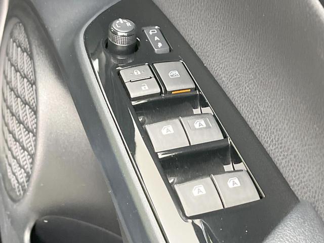 プリウス Sツーリングセレクション 純正9型ナビ 衝突軽減 禁煙車 スマートキー LEDヘッド ビルトインETC オートハイビーム オートライト オートエアコン シートヒーター 純正17インチアルミ Bluetooth CD DVD再生(6枚目)