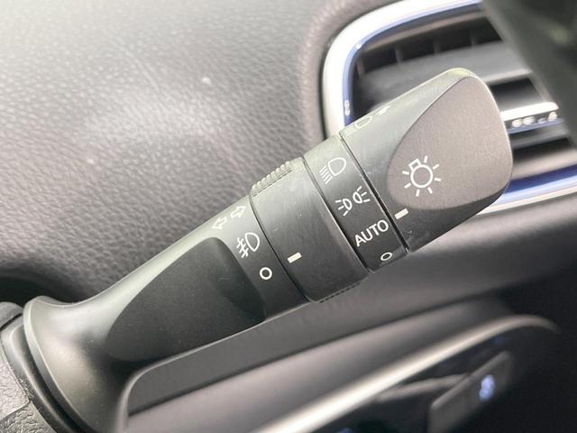 プリウス Sツーリングセレクション 純正9型ナビ 衝突軽減 禁煙車 スマートキー LEDヘッド ビルトインETC オートハイビーム オートライト オートエアコン シートヒーター 純正17インチアルミ Bluetooth CD DVD再生(42枚目)