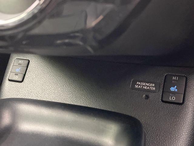 プリウス Sツーリングセレクション 純正9型ナビ 衝突軽減 禁煙車 スマートキー LEDヘッド ビルトインETC オートハイビーム オートライト オートエアコン シートヒーター 純正17インチアルミ Bluetooth CD DVD再生(47枚目)