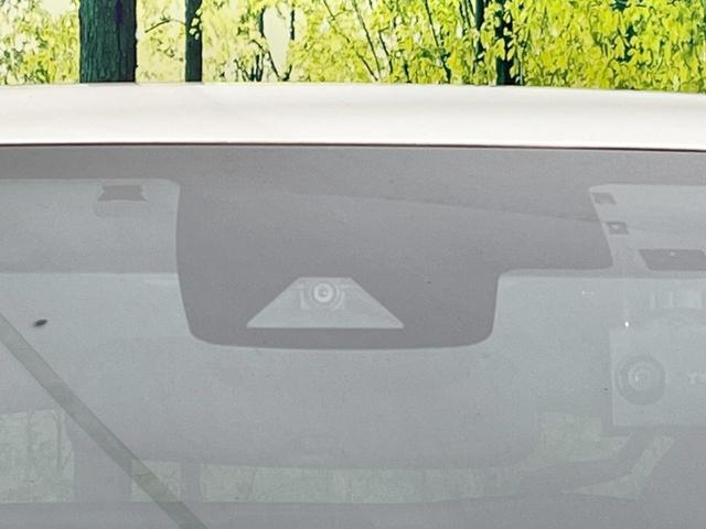 プリウス Ｓ　純正ナビ　バックカメラ　衝突被害軽減システム　レーダークルーズ　禁煙車　スマートキー　ＬＥＤヘッド　ビルトインＥＴＣ　オートハイビーム　オートライト　オートエアコン　純正１５インチアルミ（4枚目）