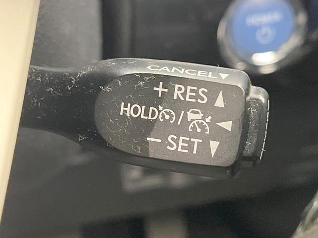 プリウス Ｓ　純正ナビ　バックカメラ　衝突被害軽減システム　レーダークルーズ　禁煙車　スマートキー　ＬＥＤヘッド　ビルトインＥＴＣ　オートハイビーム　オートライト　オートエアコン　純正１５インチアルミ（5枚目）