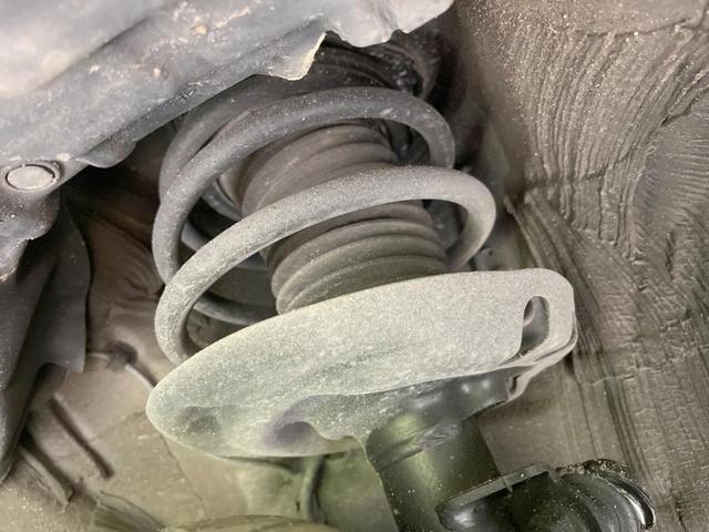 プリウス Ｓ　純正ナビ　バックカメラ　衝突被害軽減システム　レーダークルーズ　禁煙車　スマートキー　ＬＥＤヘッド　ビルトインＥＴＣ　オートハイビーム　オートライト　オートエアコン　純正１５インチアルミ（19枚目）