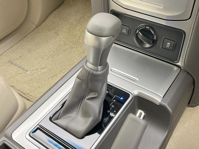ランドクルーザープラド TX Lパッケージ マットブラックエディション 7人乗り サンルーフ メーカー9型ナビ 全周囲カメラ 衝突被害軽減システム レーダークルーズ 禁煙車 レザーシート BSM 前席シートエアコン スマートキー LEDヘッド ルーフレール ETC2.0(25枚目)
