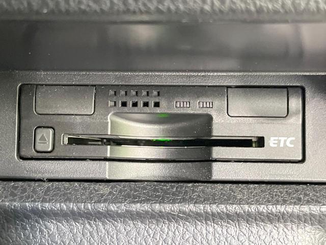 ヴォクシー ＺＳ　煌　両側電動ドア　純正ＳＤナビ　後席モニター　バックカメラ　コーナーセンサー　スマートキー　ＬＥＤヘッド　ビルトインＥＴＣ　オートライト　デュアルエアコン　純正１６インチアルミ　リアエアコン（7枚目）