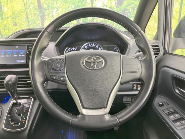 ヴォクシー ＺＳ　煌　両側電動ドア　純正ＳＤナビ　後席モニター　バックカメラ　コーナーセンサー　スマートキー　ＬＥＤヘッド　ビルトインＥＴＣ　オートライト　デュアルエアコン　純正１６インチアルミ　リアエアコン（12枚目）