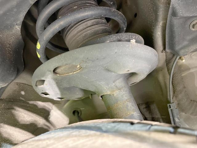 ヴォクシー ＺＳ　煌　両側電動ドア　純正ＳＤナビ　後席モニター　バックカメラ　コーナーセンサー　スマートキー　ＬＥＤヘッド　ビルトインＥＴＣ　オートライト　デュアルエアコン　純正１６インチアルミ　リアエアコン（21枚目）