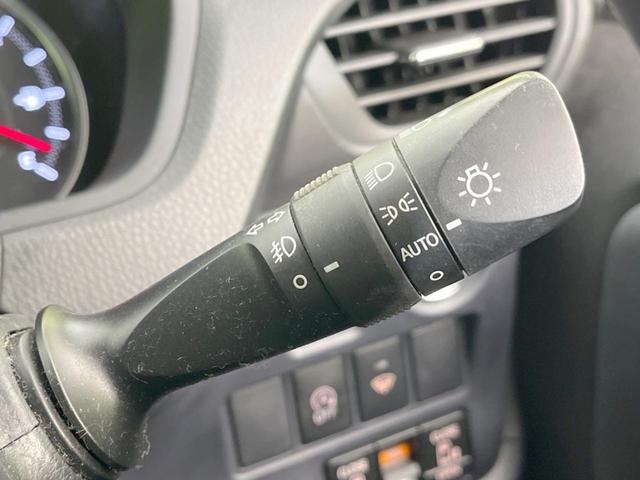 ヴォクシー ＺＳ　煌　両側電動ドア　純正ＳＤナビ　後席モニター　バックカメラ　コーナーセンサー　スマートキー　ＬＥＤヘッド　ビルトインＥＴＣ　オートライト　デュアルエアコン　純正１６インチアルミ　リアエアコン（29枚目）