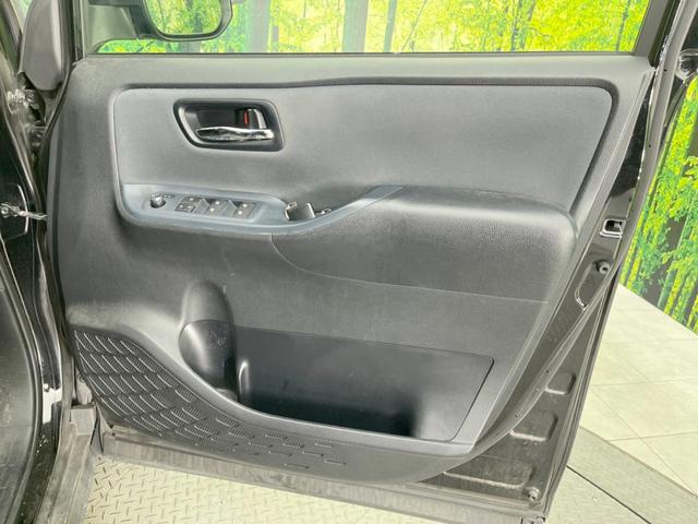 ヴォクシー ＺＳ　煌　両側電動ドア　純正ＳＤナビ　後席モニター　バックカメラ　コーナーセンサー　スマートキー　ＬＥＤヘッド　ビルトインＥＴＣ　オートライト　デュアルエアコン　純正１６インチアルミ　リアエアコン（42枚目）