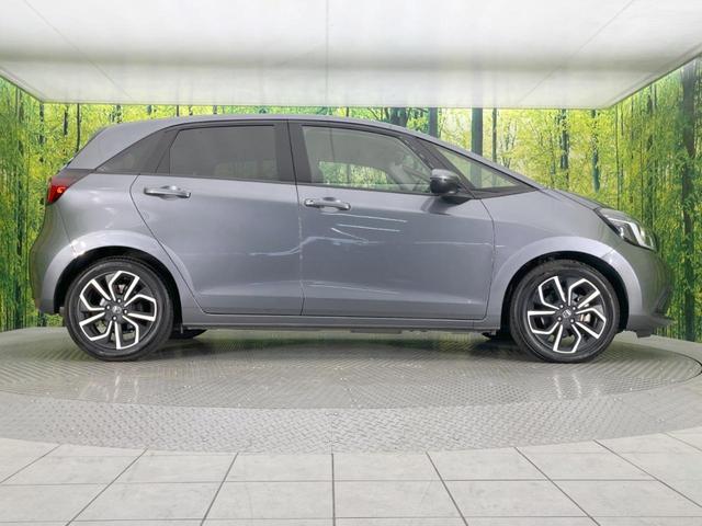 フィット ｅ：ＨＥＶホーム　純正ＳＤナビ　バックカメラ　ホンダセンシング　レーダークルーズ　禁煙車　ドラレコ　コーナーセンサー　スマートキー　ＬＥＤヘッド　ビルトインＥＴＣ　オートハイビーム　車線逸脱警報　オートライト（25枚目）