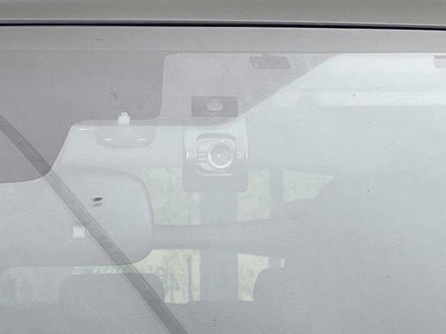 プリウス Sセーフティプラス 純正SDナビ バックカメラ セーフティセンス 禁煙車 ドラレコ コーナーセンサー スマートキー LEDヘッド ETC2.0 クルコン オートハイビーム パークアシスト オートライト(22枚目)