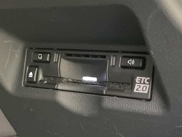 ヴェルファイアハイブリッド Ｚ　プレミア　４ＷＤ　ガラスルーフ　両側電動ドア　後席モニター　全周囲カメラ　セーフティセンス　レーダークルーズ　禁煙車　電動リアゲート　レザーシート　前席シートエアコン　リアシートエアコン（50枚目）