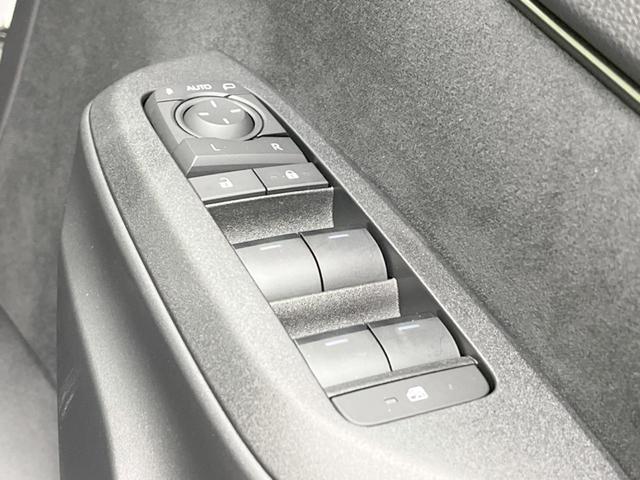 ヤリスクロス ハイブリッドZ 全周囲カメラ 衝突被害軽減システム ナビ機能付きディスプレイオーディオ レーダークルーズ 禁煙車 ハーフレザーシート コーナーセンサー LEDヘッド ビルトインETC オートハイビーム オートエアコン(36枚目)