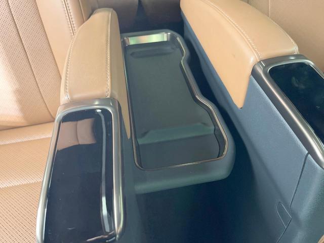 ヴェルファイアハイブリッド Z プレミア ガラスルーフ 両側電動ドア 後席モニター 純正14型ナビ 全周囲カメラ 衝突軽減 デジタルミラー レーダークルーズ 禁煙車 レザーシート シートエアコン リアシートエアコン パワーシート ドラレコ(62枚目)