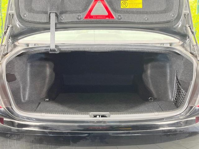 クラウン 2.5ロイヤルサルーン アニバーサリーED 純正ナビ バックカメラ 禁煙車 レザーシート シートクーラー シートヒーター スマートキー HIDヘッドライト ETC クルコン オートライト デュアルエアコン 純正17インチアルミ CD フルセグ(10枚目)