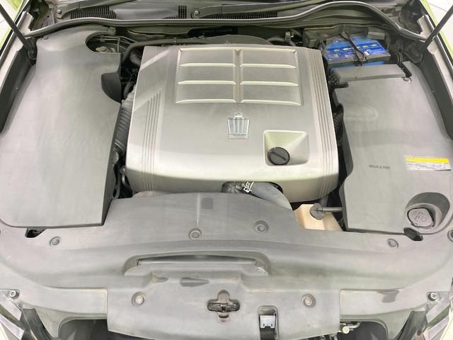 クラウン 2.5ロイヤルサルーン アニバーサリーED 純正ナビ バックカメラ 禁煙車 レザーシート シートクーラー シートヒーター スマートキー HIDヘッドライト ETC クルコン オートライト デュアルエアコン 純正17インチアルミ CD フルセグ(18枚目)