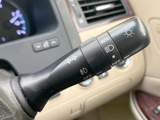 クラウン 2.5ロイヤルサルーン アニバーサリーED 純正ナビ バックカメラ 禁煙車 レザーシート シートクーラー シートヒーター スマートキー HIDヘッドライト ETC クルコン オートライト デュアルエアコン 純正17インチアルミ CD フルセグ(44枚目)