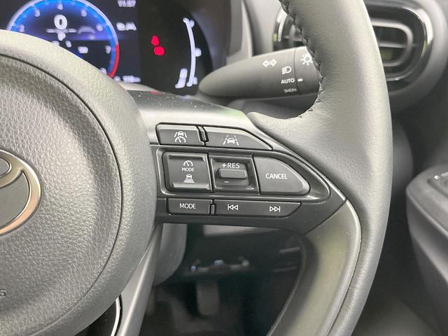 ヤリスクロス Z アドベンチャー 全周囲カメラ セーフティセンス レーダークルーズ 禁煙車 パワーシート ドラレコ コーナーセンサー スマートキー LEDヘッド ルーフレール ETC2.0 オートハイビーム 車線逸脱警報(4枚目)