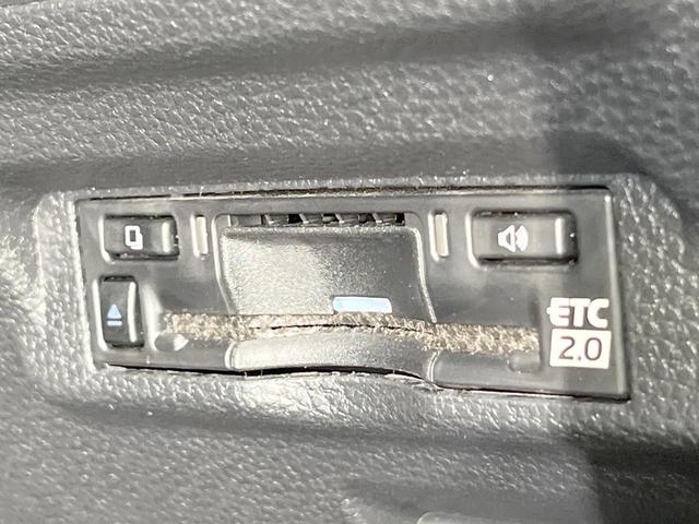 カローラクロス ハイブリッド Z パノラマルーフ 全周囲カメラ 衝突被害軽減システム レーダークルーズ 禁煙車 電動リアゲート ハーフレザーシート パワーシート ドラレコ コーナーセンサー スマートキー LEDヘッド ビルトインETC(7枚目)