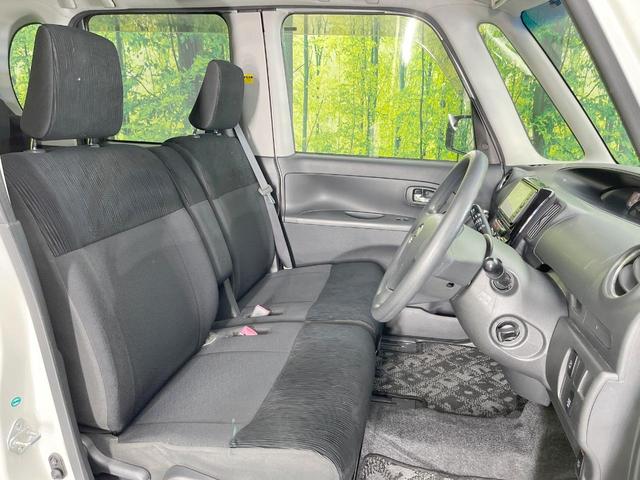 運転席シート廻りは使用感も少なく、良好な状態となっています。前オーナー様が丁寧に使っていたことがよくわかりますね。