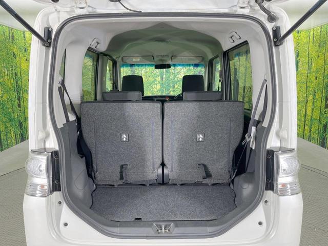 普段のお買い物や通勤、送迎等に十分な荷室スペースを確保しております。セカンドシートを倒すと、大きな荷物の積載も可能です♪