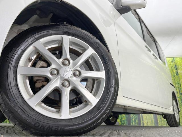 【純正アルミホイール】外観にマッチした純正アルミホイールを装着しております。各種社外アルミホイールや、スタッドレスタイヤも取扱いしております。是非ご相談ください♪