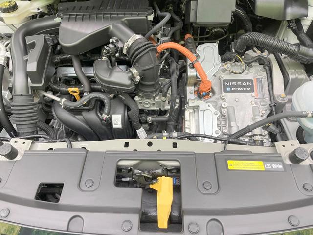 ノート S SDナビ バックカメラ 衝突被害軽減システム 禁煙車 スマートキー ETC オートハイビーム オートエアコン Bluetooth 電動格納ミラー プライバシーガラス ドアバイザー(18枚目)